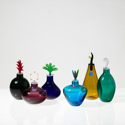 Collezione di sei bottiglie Monofiore in vetro soffiato policromo, Murano 2002-2020