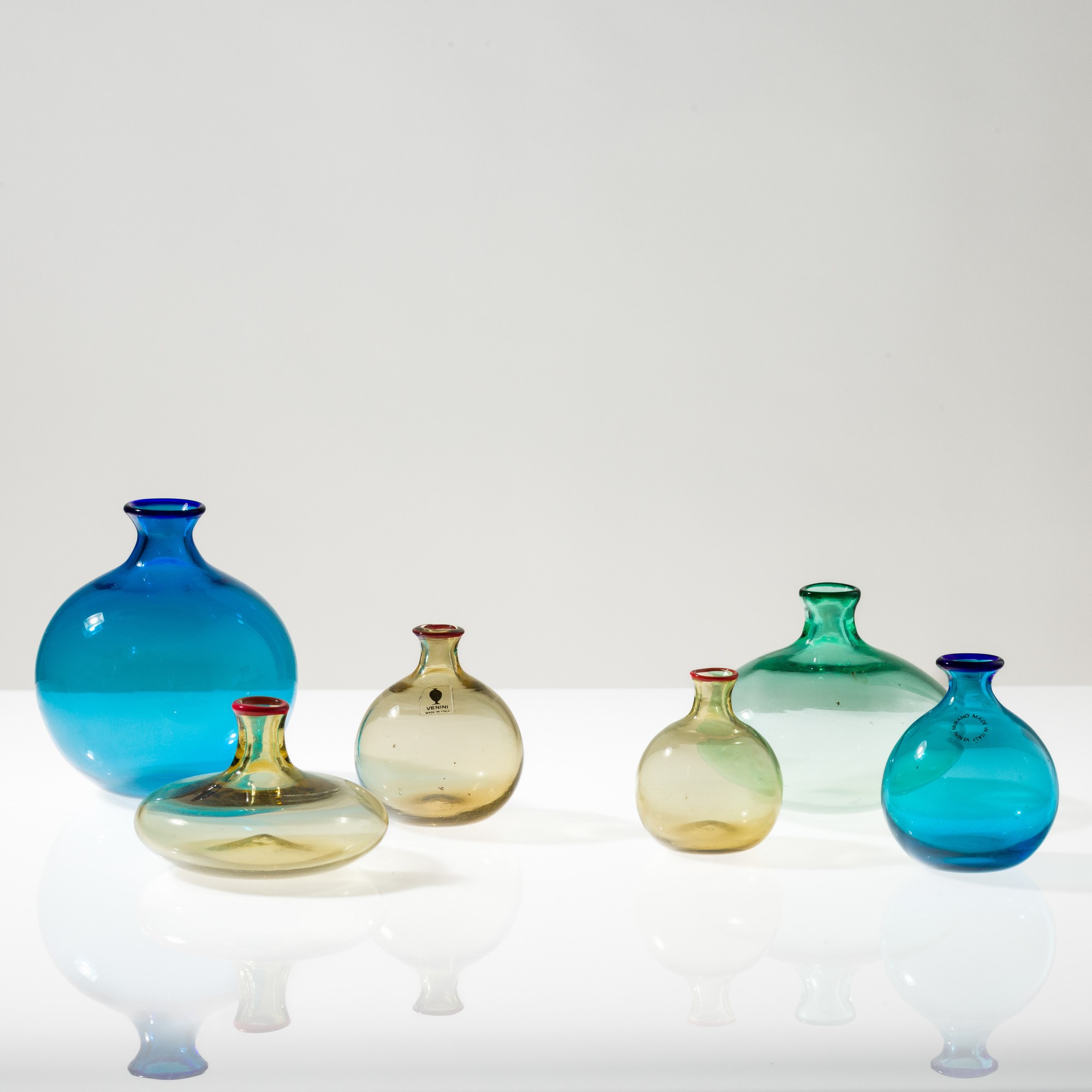 Venini, Sei vasetti globulari Monofiori in vetro soffiato (Murano, 1970-1985)