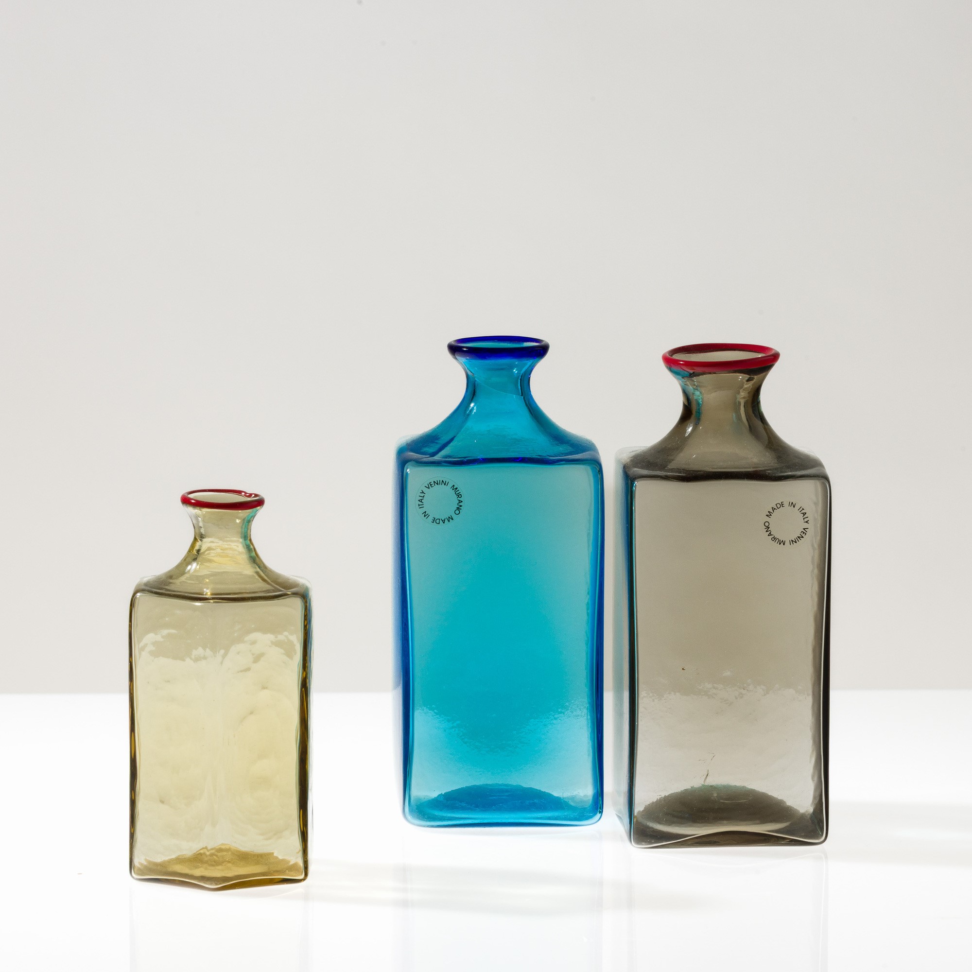 Venini, Trio di bottiglie in vetro soffiato, Murano, circa 1980