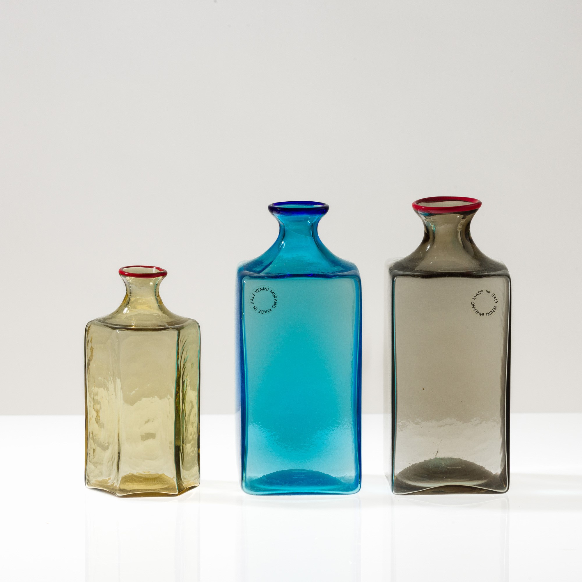 Venini, Trio di bottiglie in vetro soffiato, Murano, circa 1980