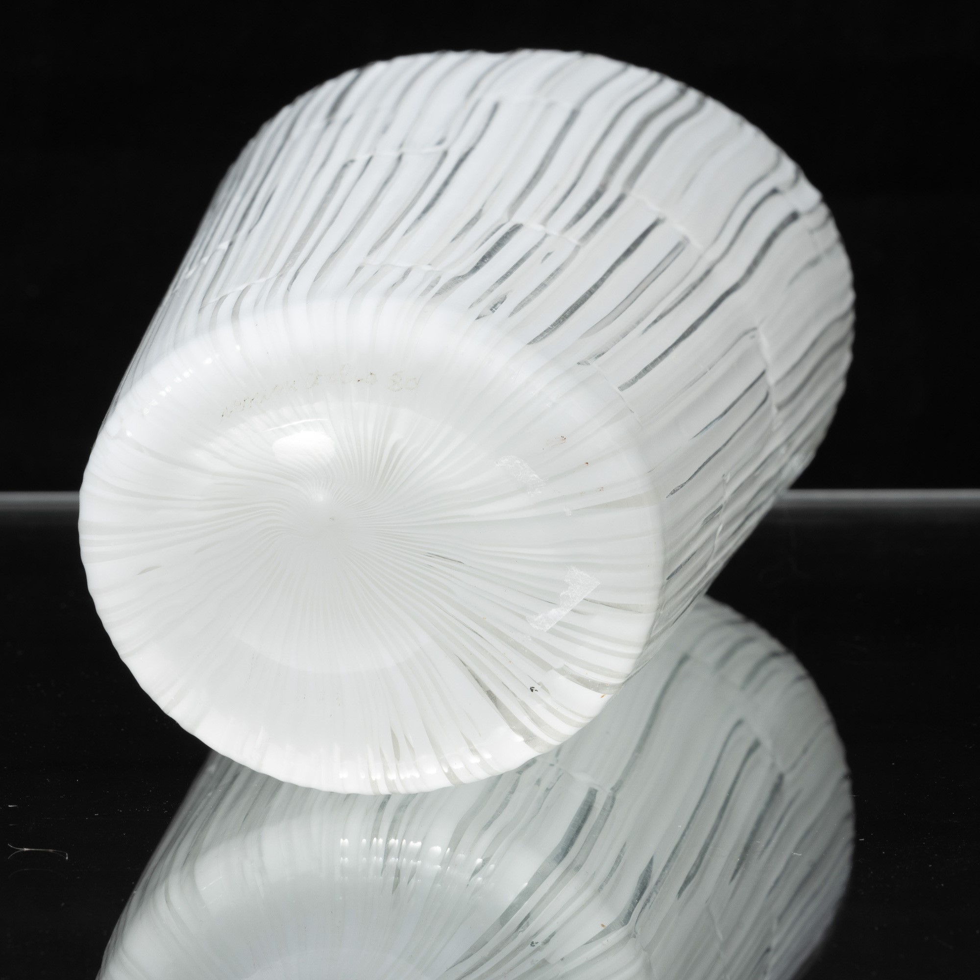 Venini, Vaso troncoconico in vetro soffiato, Murano 1980