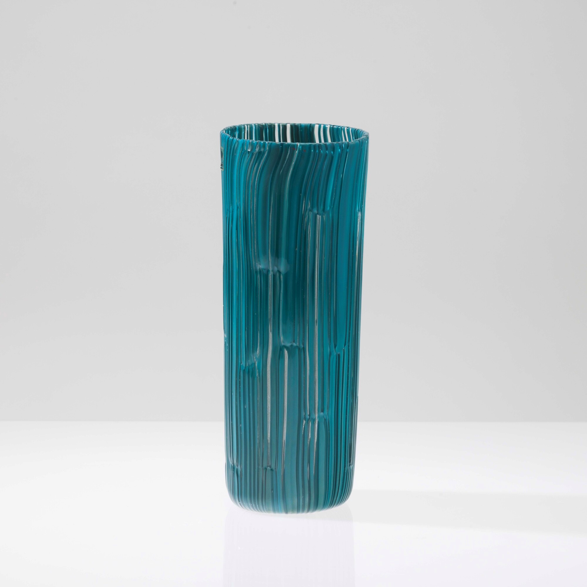 Venini, Vaso troncoconico in vetro soffiato, serie Pioggia, 1980