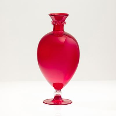 Venini, Vaso Tiziano in vetro soffiato rosso con nodo in vetro cristallo, 2002, tiratura 81/199