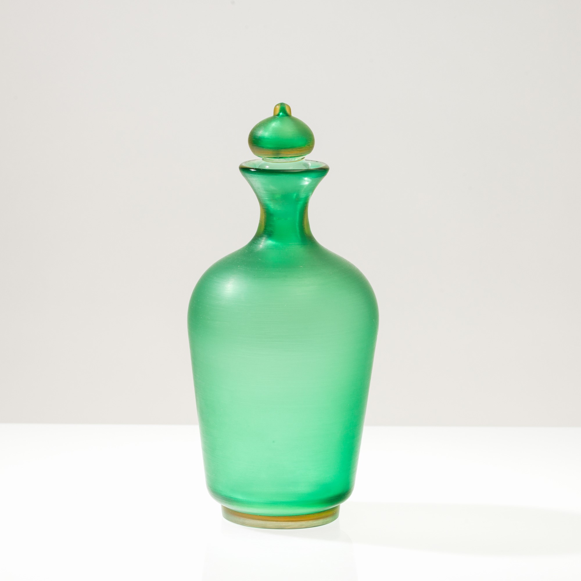 Paolo Venini - Bottiglia della serie Incisi con tappo a cipolla, Murano 1997