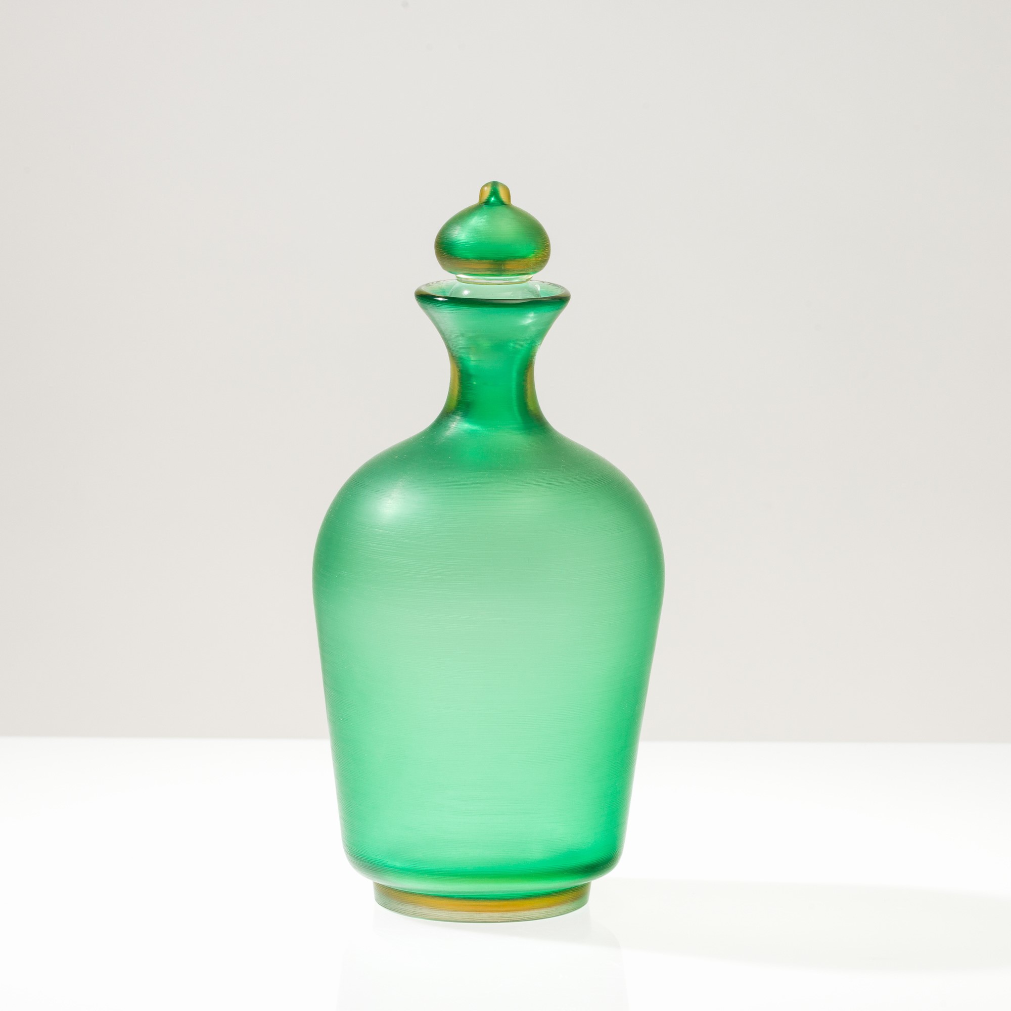 Paolo Venini - Bottiglia della serie Incisi con tappo a cipolla, Murano 1997