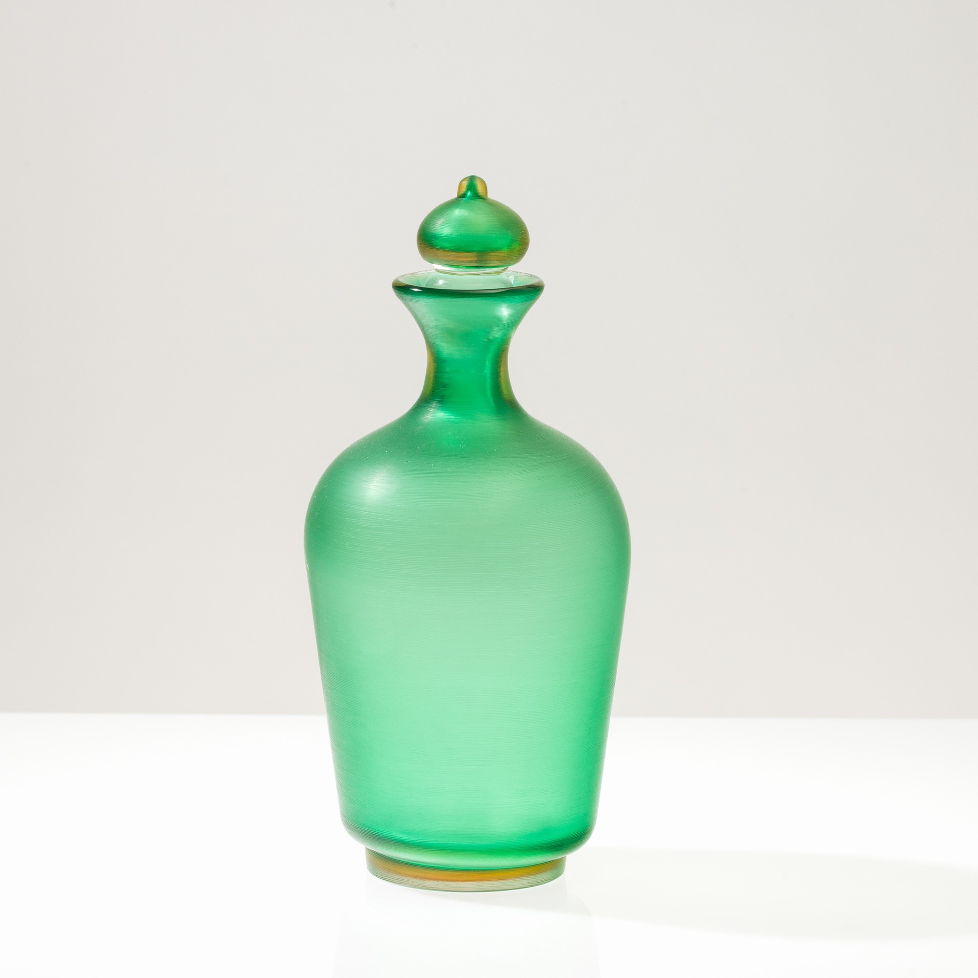 Paolo Venini - Bottiglia della serie Incisi con tappo a cipolla, Murano 1997