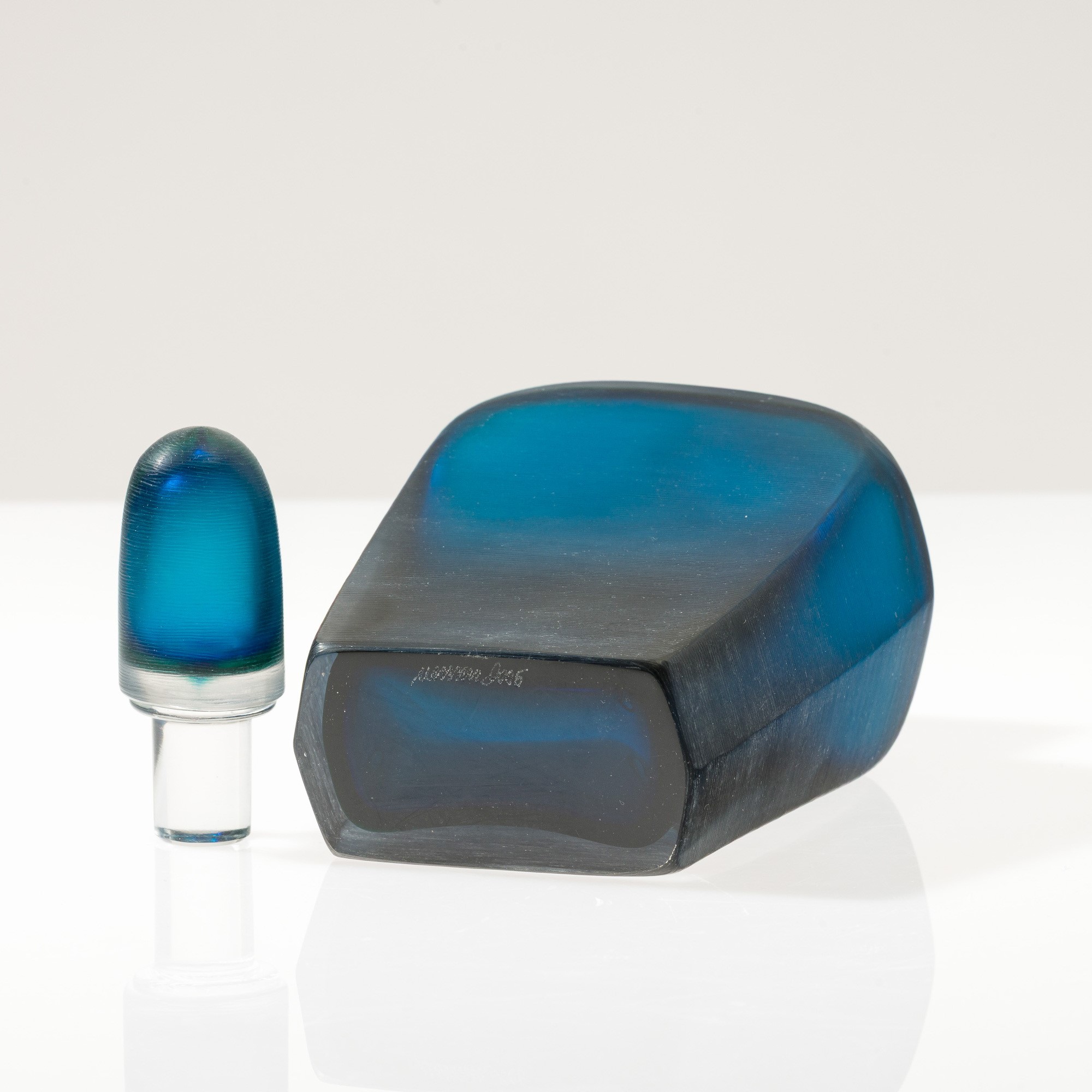 Paolo Venini - Bottiglia serie Incisi, Murano 2006