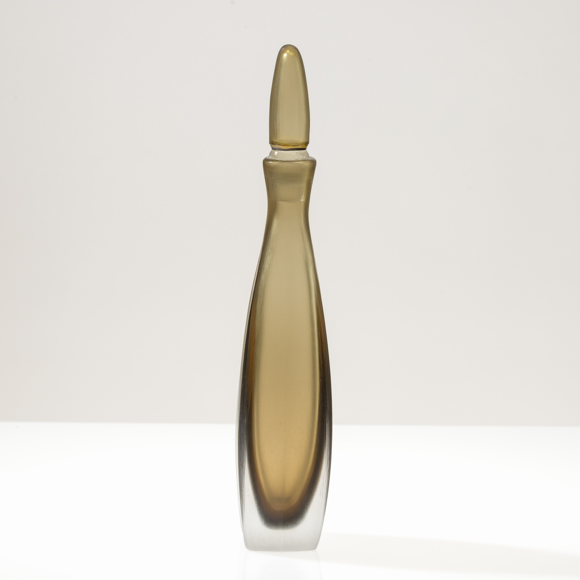Paolo Venini - Bottiglia in vetro sommerso bronzo, serie Incisi, 1997