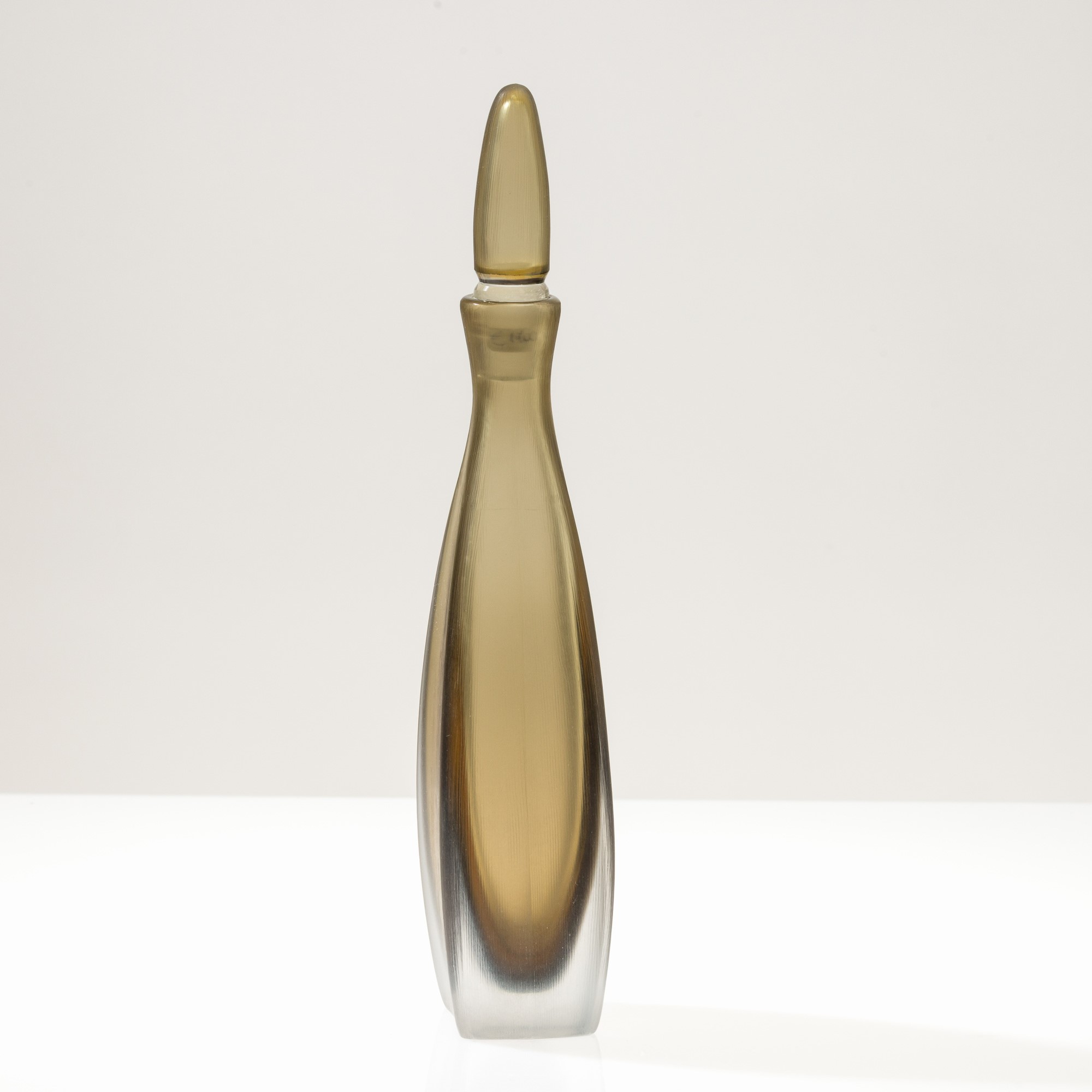 Paolo Venini - Bottiglia in vetro sommerso bronzo, serie Incisi, 1997