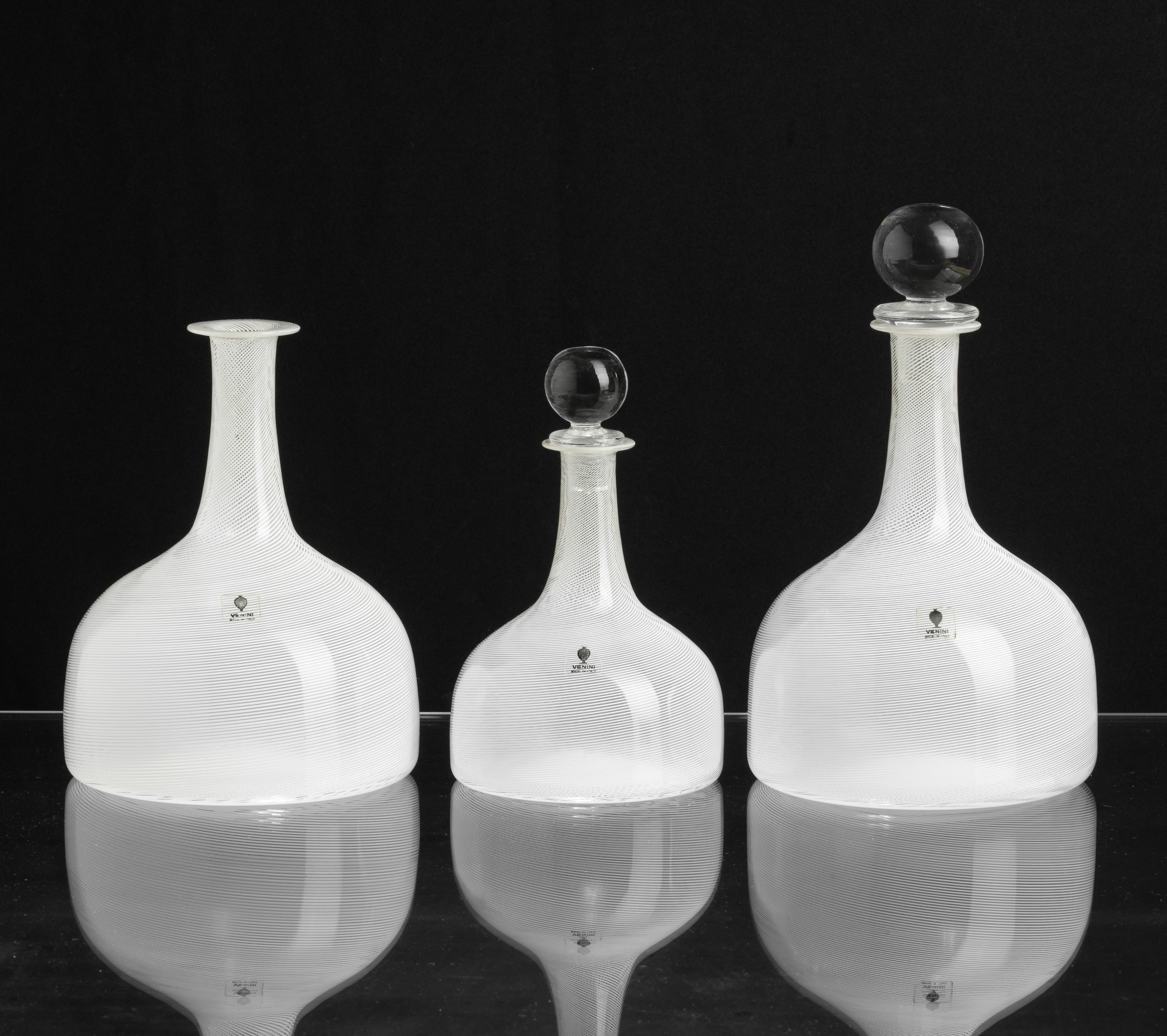 Tapio Wirkkala - Lotto di tre bottiglie Filigrane in vetro soffiato, Murano 1981