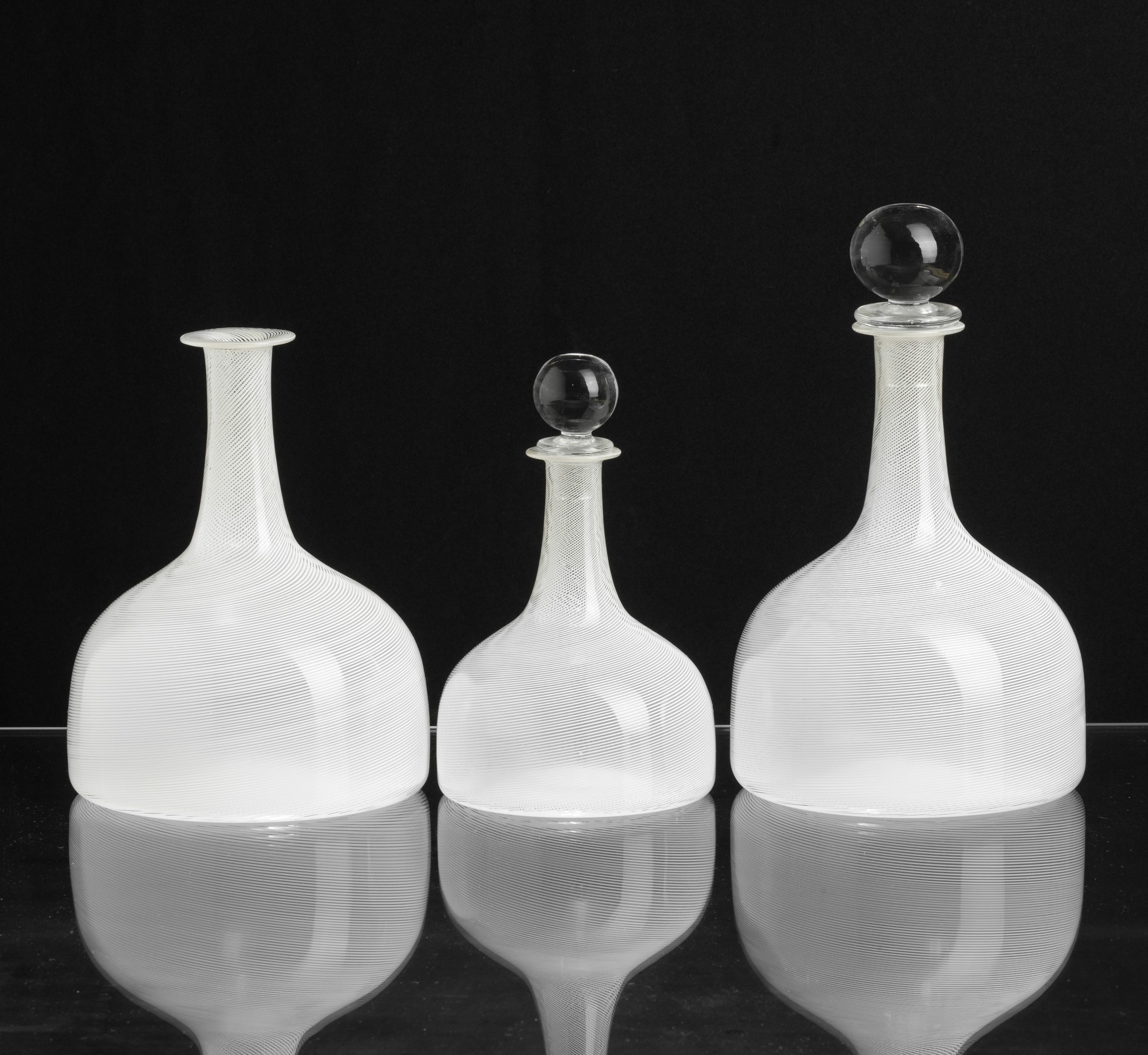 Tapio Wirkkala - Lotto di tre bottiglie Filigrane in vetro soffiato, Murano 1981