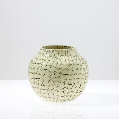 Vaso globulare Coccio in vetro soffiato con murrine avorio e tea, 2003