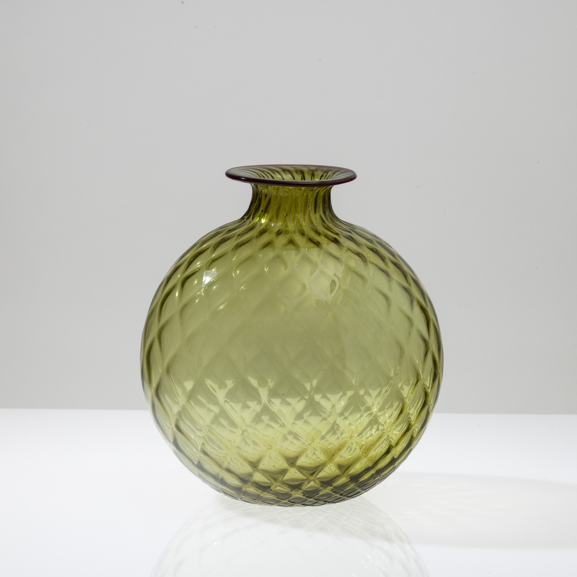 Venini, Vaso Balloton in vetro soffiato paglierino, Murano 2017