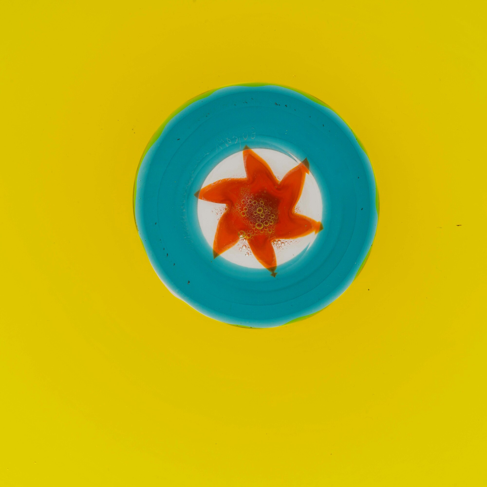 Laura Diaz De Santillana - Piatto Sole, vetro soffiato giallo zolfo, 1983