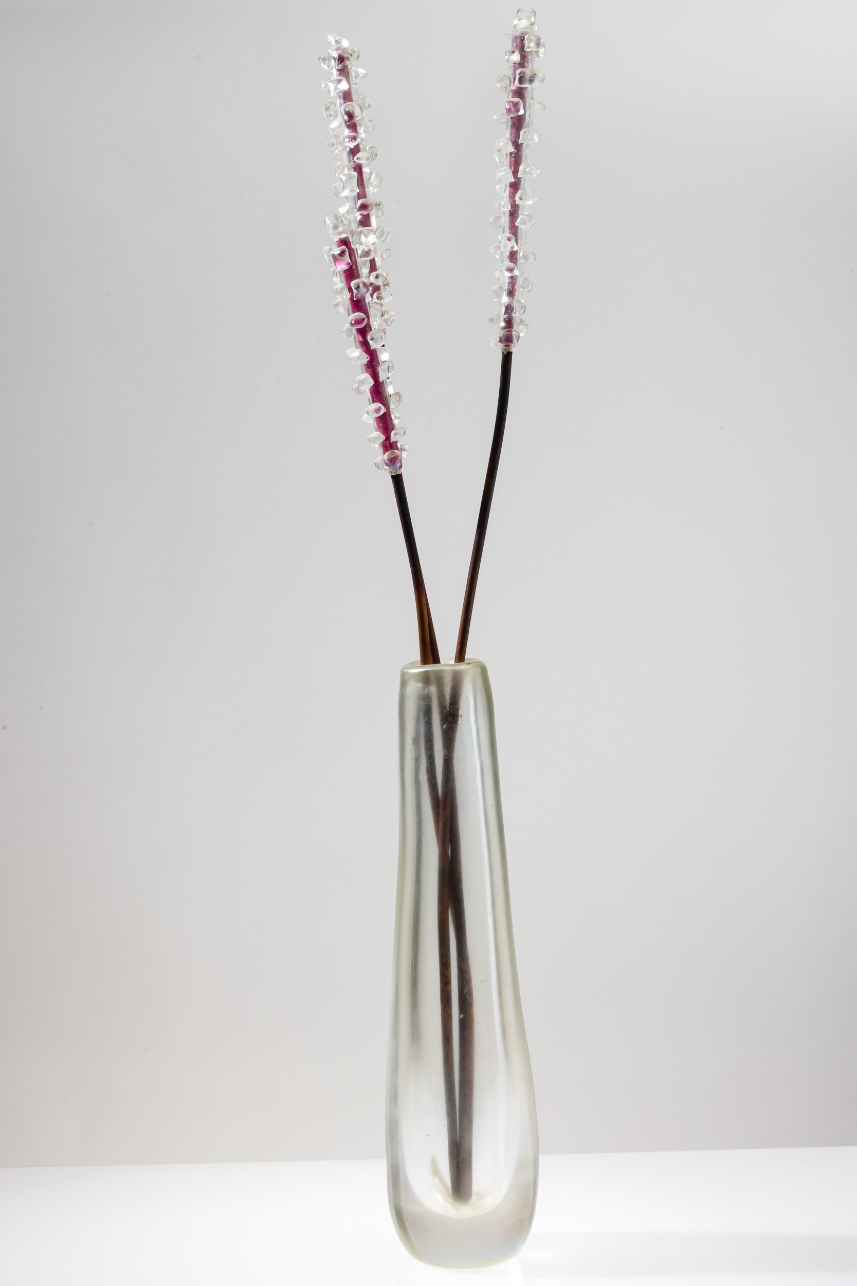 Giorgio Vigna - Vaso Fuochi Iridati con tre fiori, vetro pesante e rame, Murano 2009