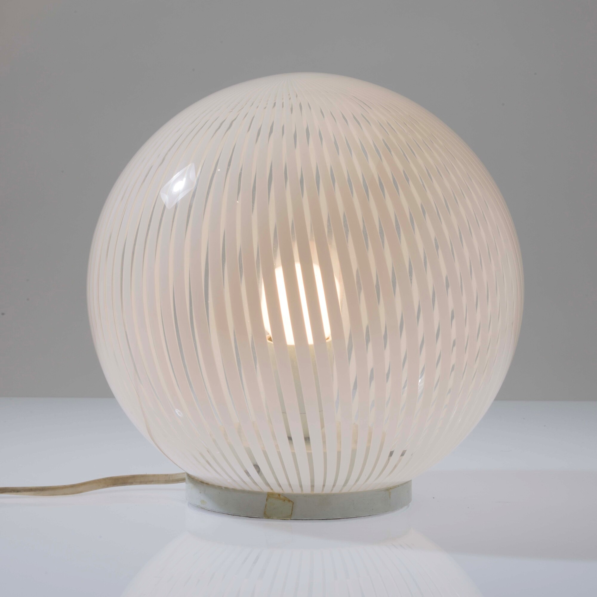 Venini, Lampada da tavolo serie Tessuto in vetro soffiato, Murano 1980 ca.