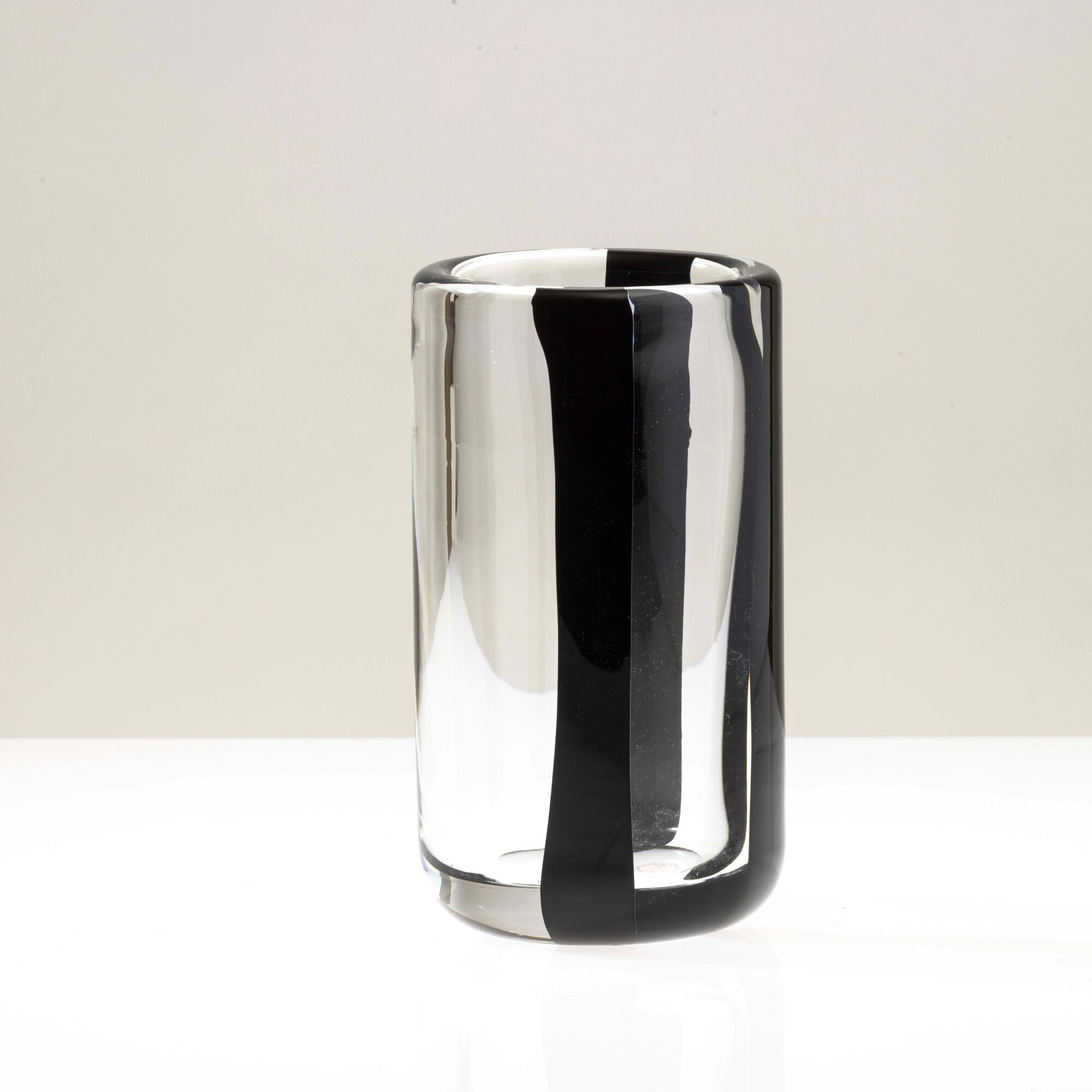 Peter Marino - Vaso cilindrico Black Belt in vetro cristallo, Murano 2022