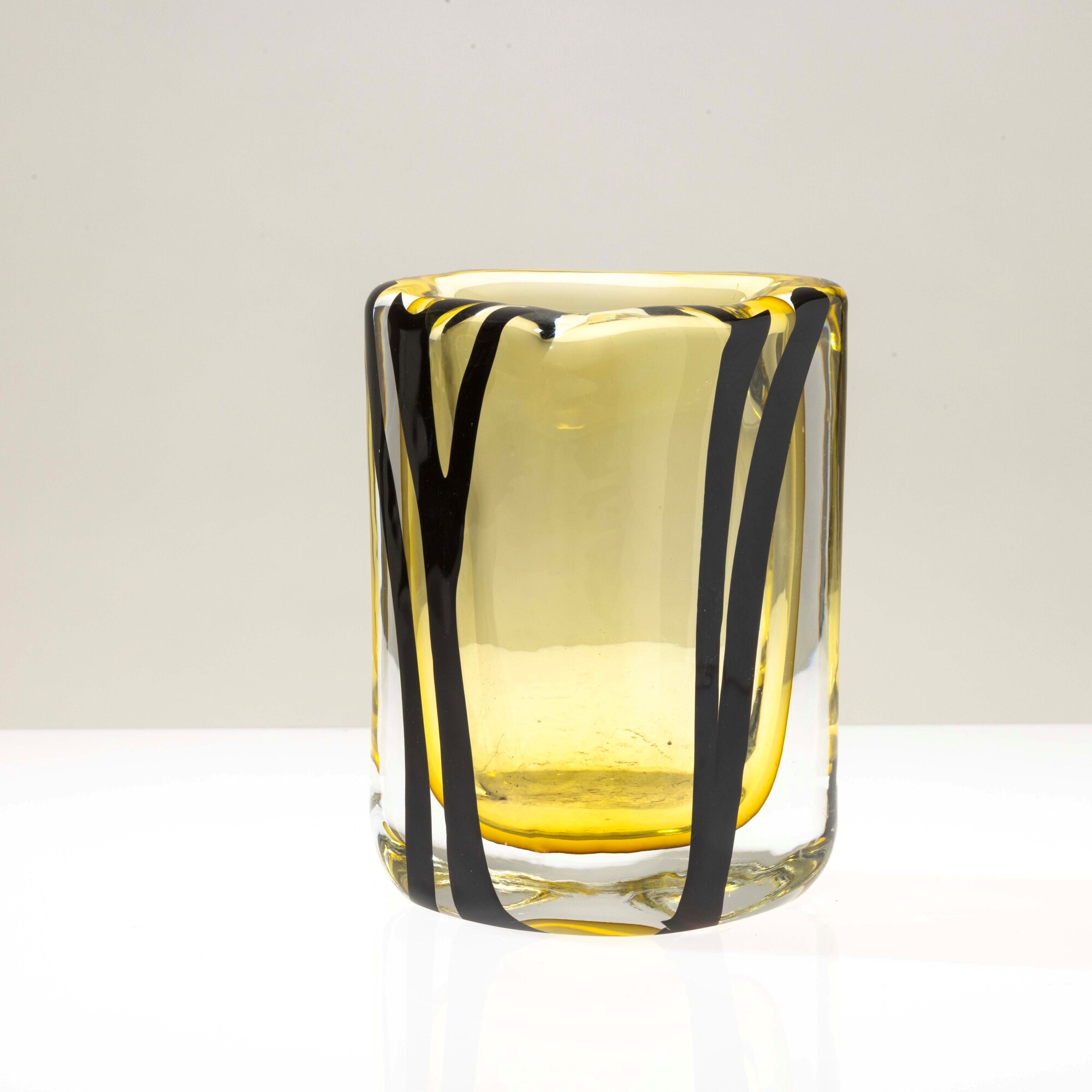 Peter Marino - Vaso Black Belt in vetro sommerso ambra