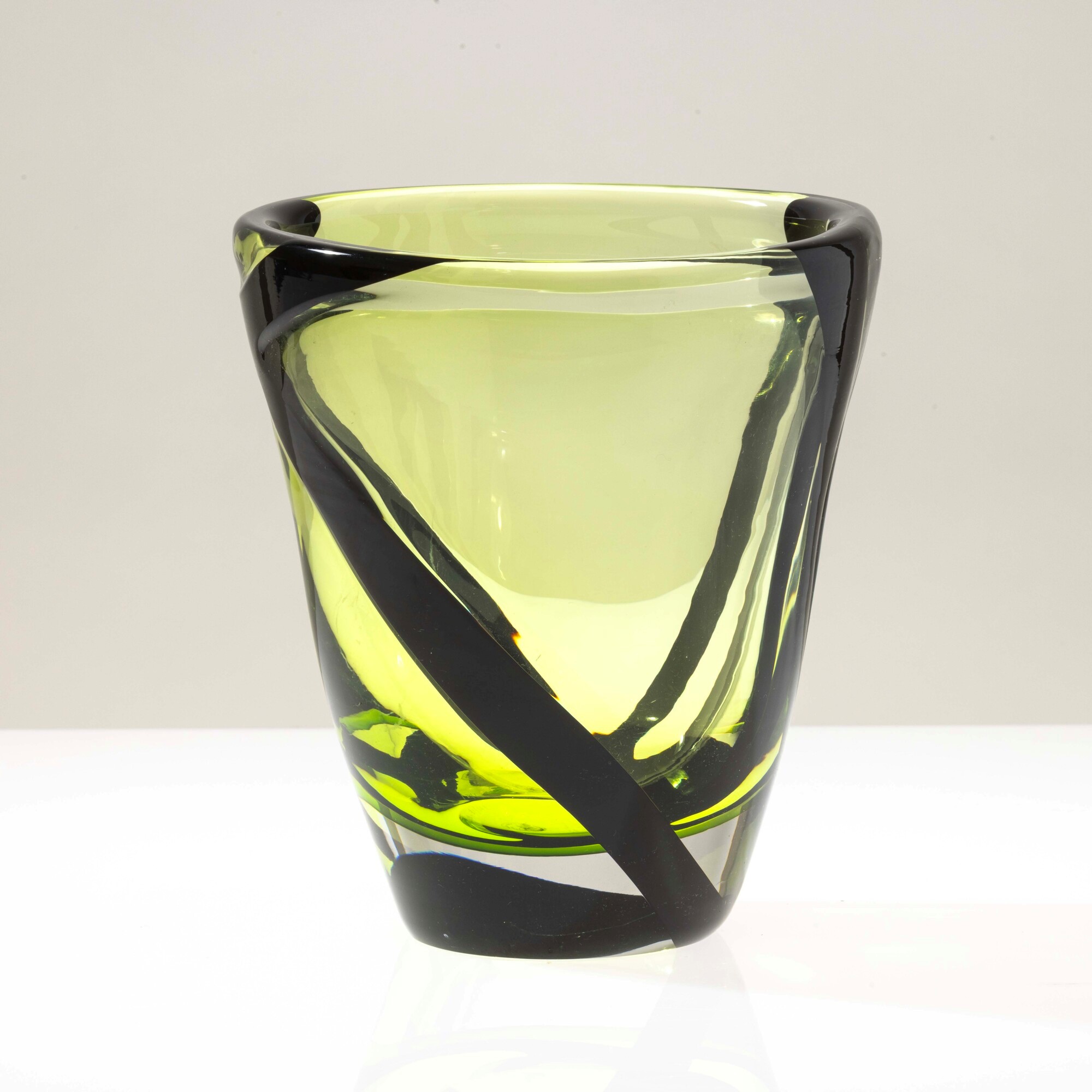 Peter Marino - Vaso troncoconico serie Black Belt, Murano 2018