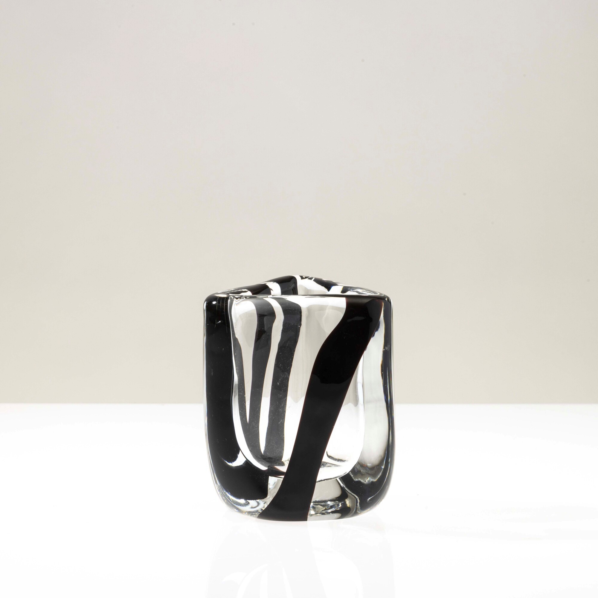 Peter Marino - Vaso Black Belt in vetro cristallo, 2018