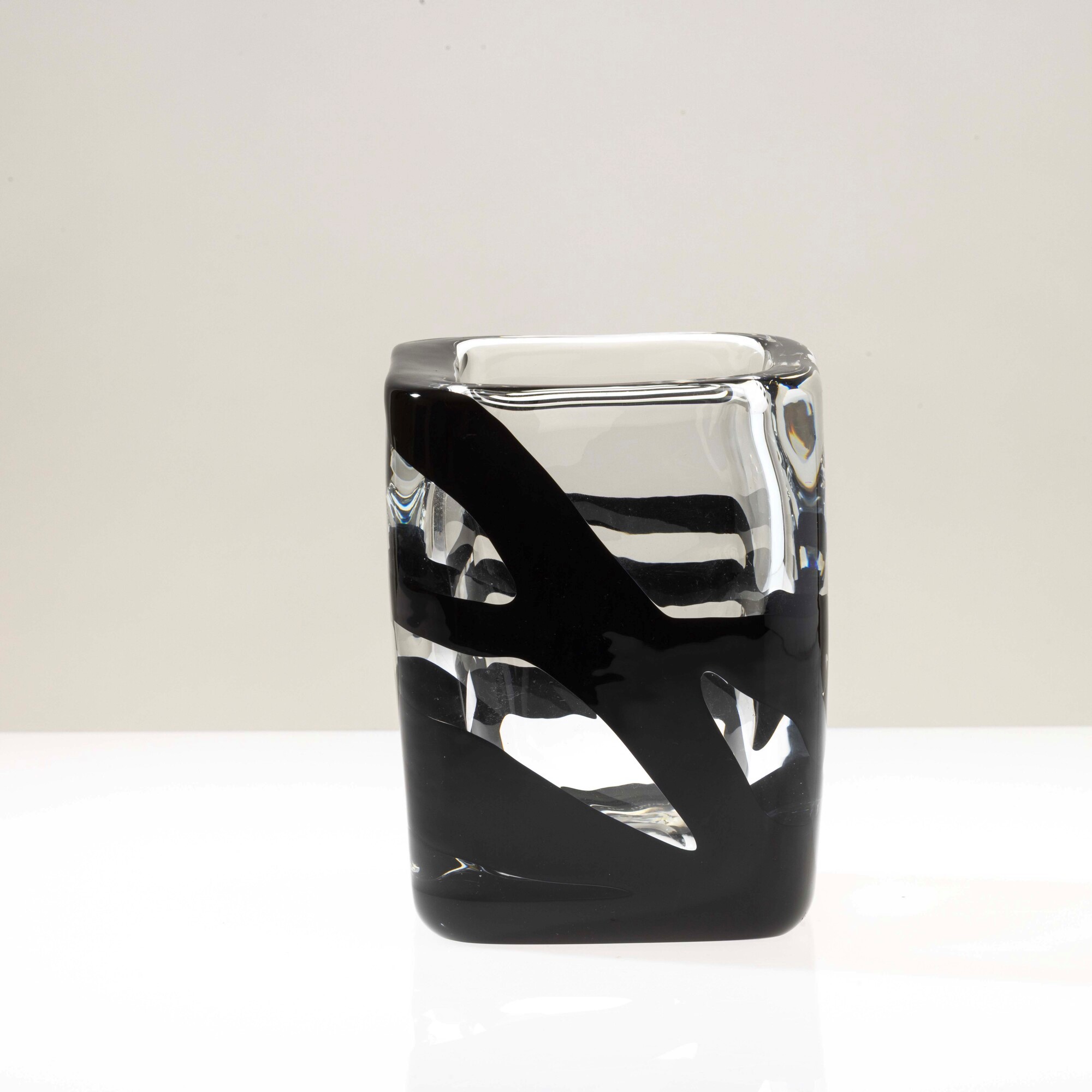 Peter Marino - Vaso Black Belt in vetro cristallo, Murano 2022