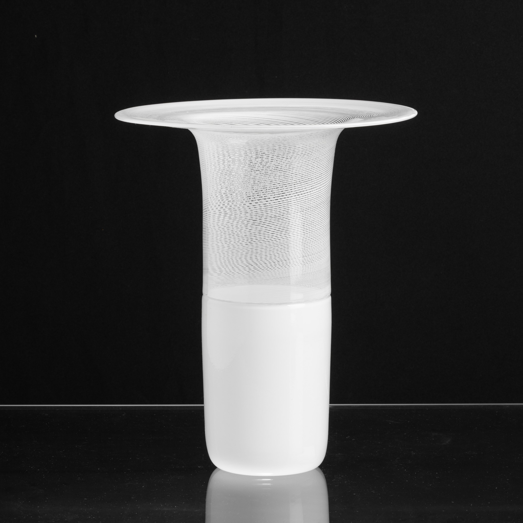 Tapio Wirkkala - Vaso cilindrico “Filigrane”, vetro soffiato a mezza filigrana (Murano 1985)
