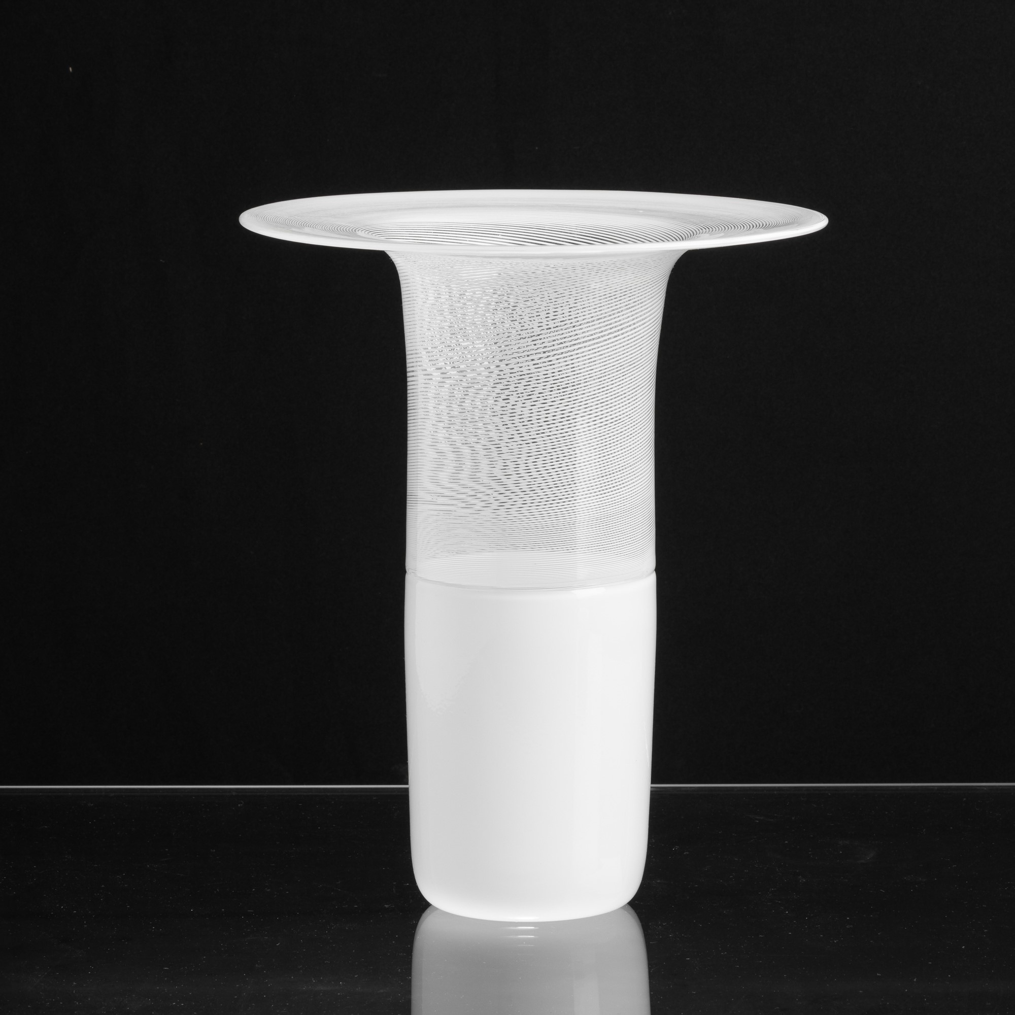 Tapio Wirkkala - Vaso cilindrico “Filigrane”, vetro soffiato a mezza filigrana (Murano 1985)