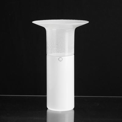 Vaso cilindrico della serie Filigrane