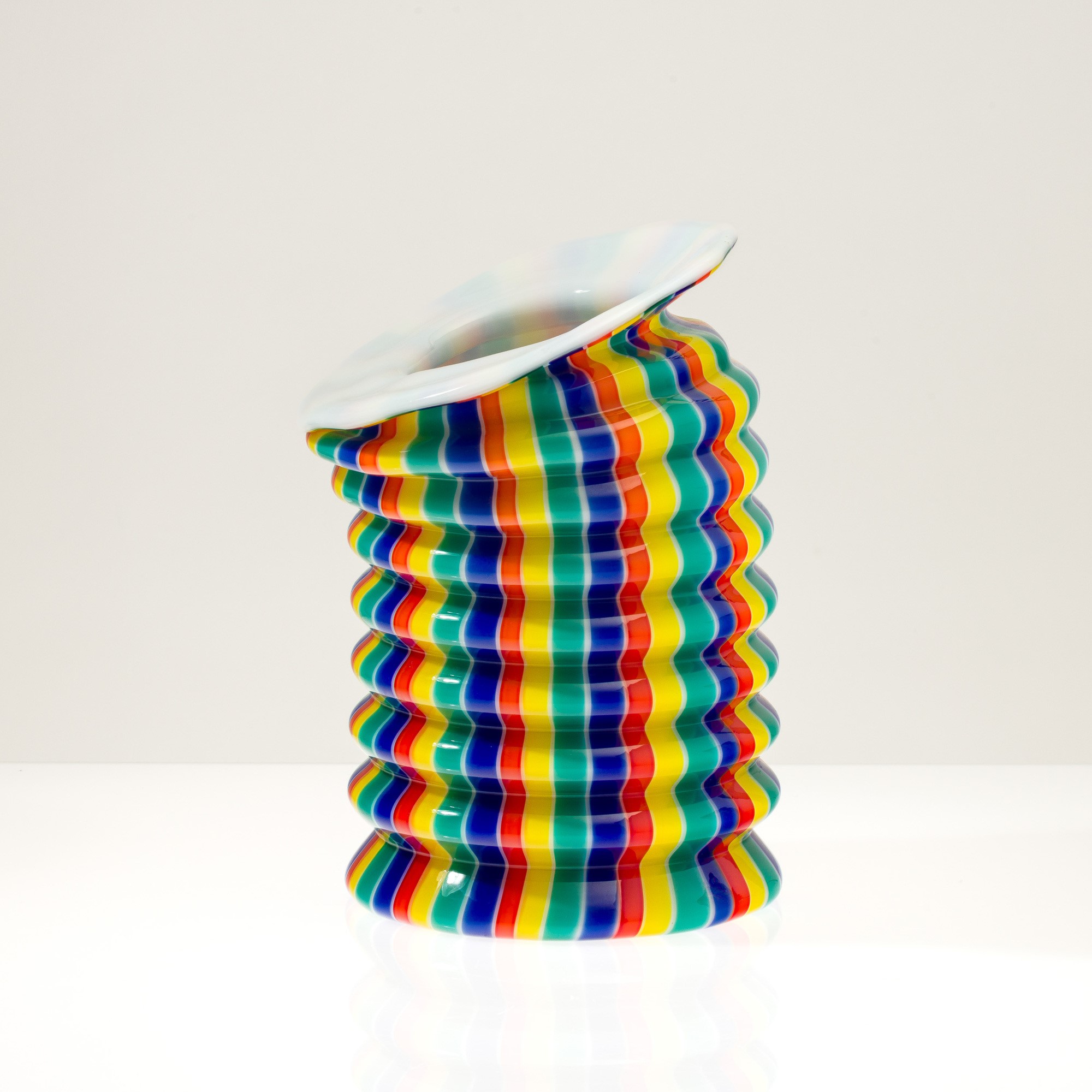 Fulvio Bianconi - Vaso I Baloni del Redentor, Murano 1997, vetro soffiato opalino con decorazione...