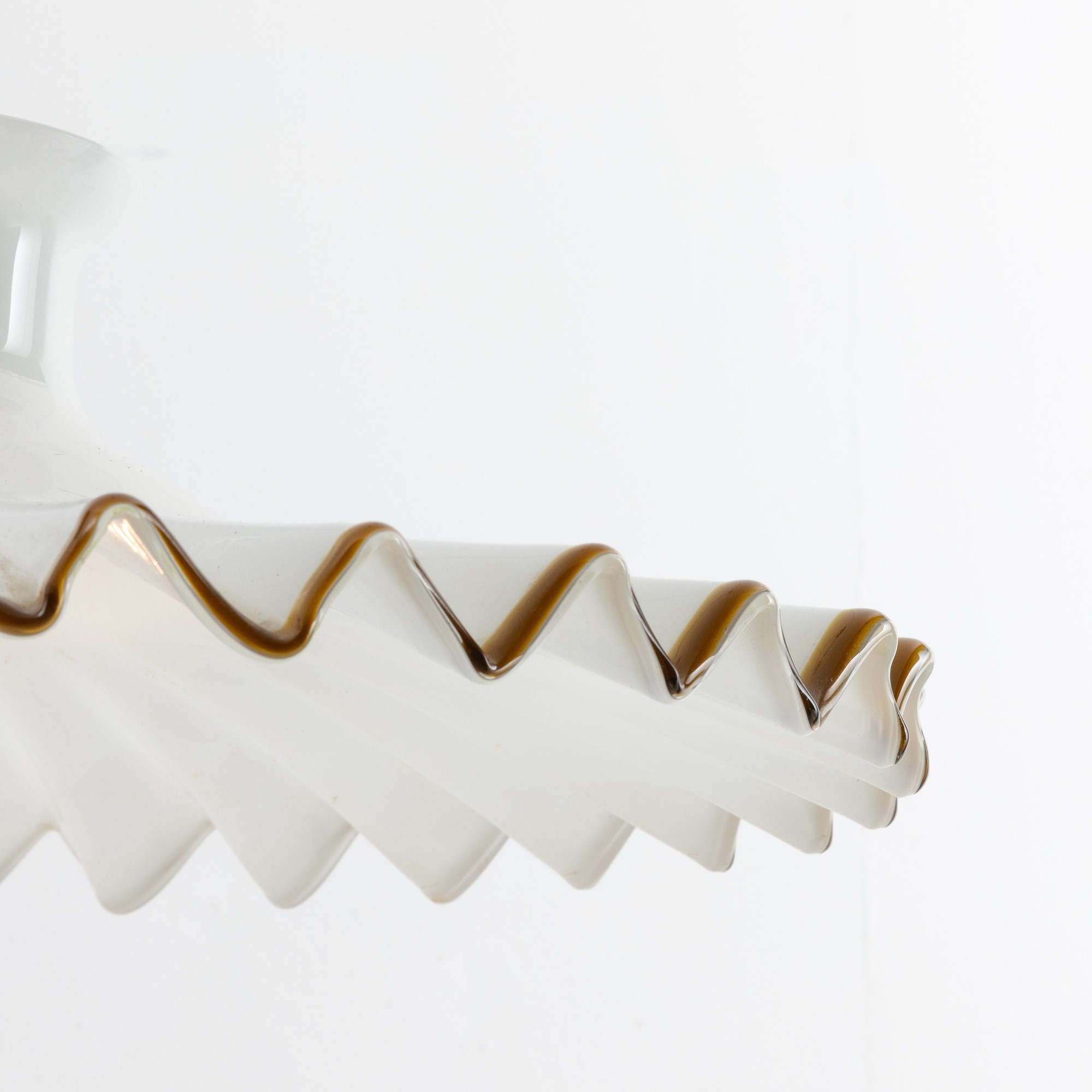 Venini, Lampadario Pinocchio in vetro lattimo, Murano, circa 1980