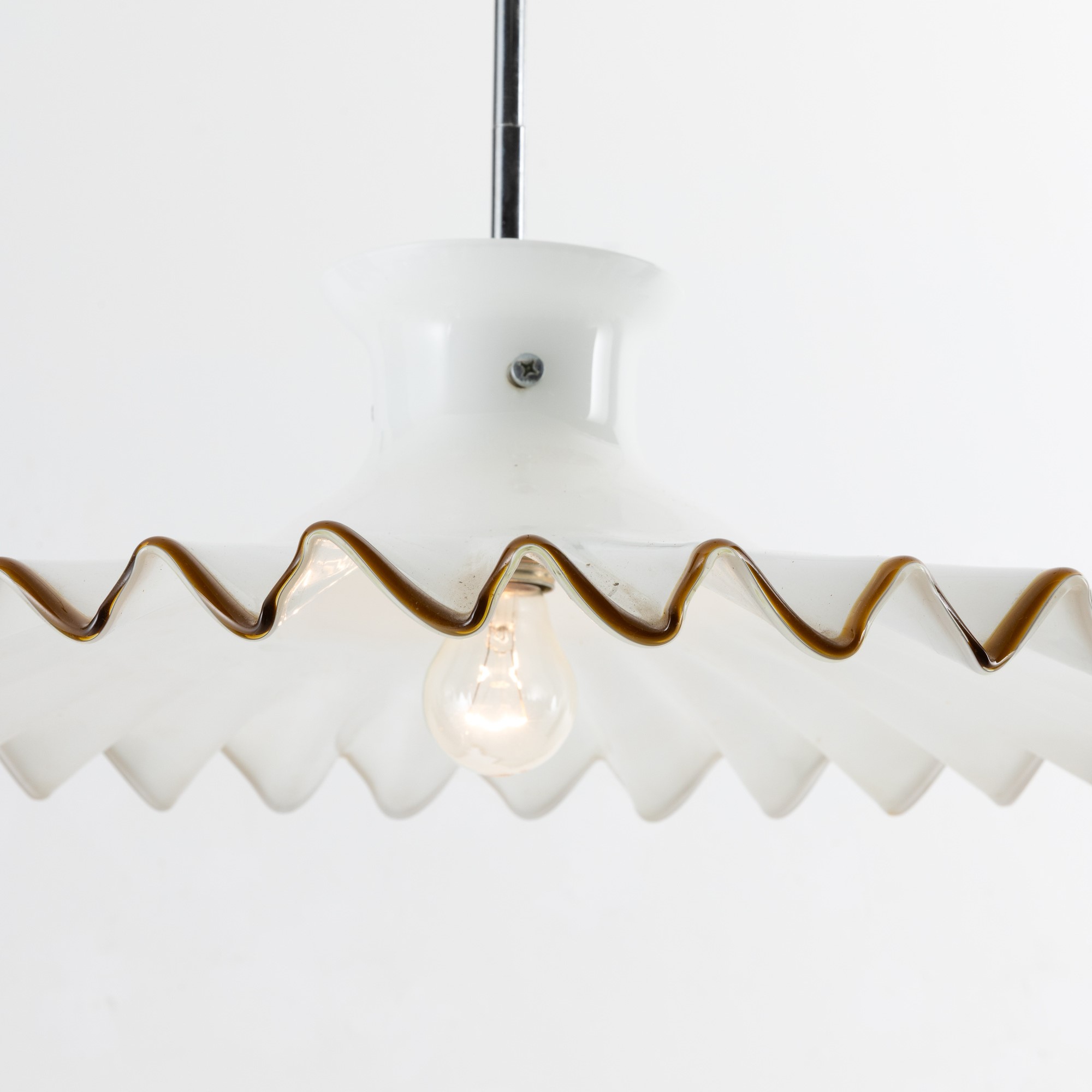 Venini, Lampadario Pinocchio in vetro lattimo, Murano, circa 1980