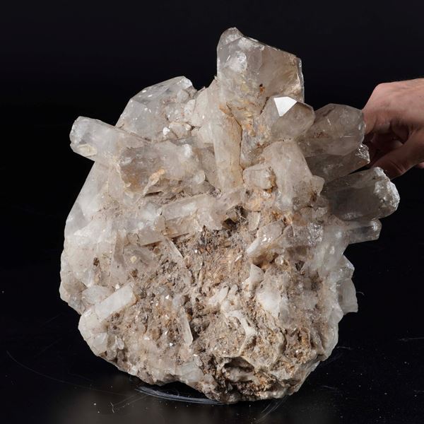 Grande cluster di cristalli di quarzo bianco