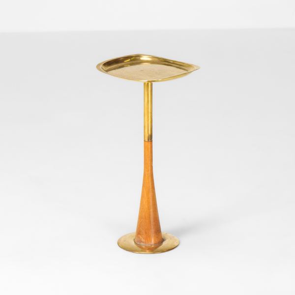 Stilnovo - Tavolo occasionale con piano in ottone a vassoio.