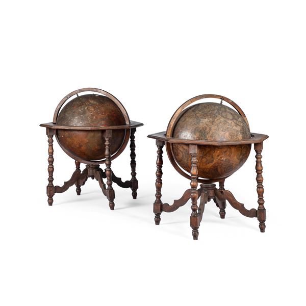 Globo celeste e globo terrestre in stile seicentesco