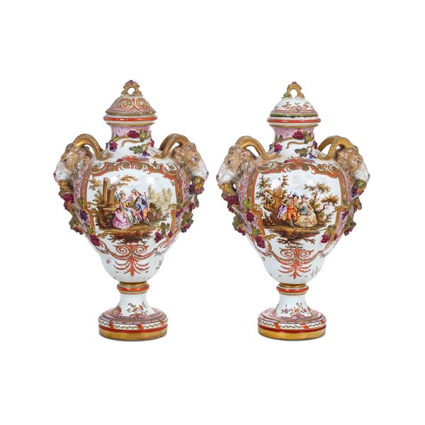 Coppia di potiches. Parigi, primi del XX secolo.