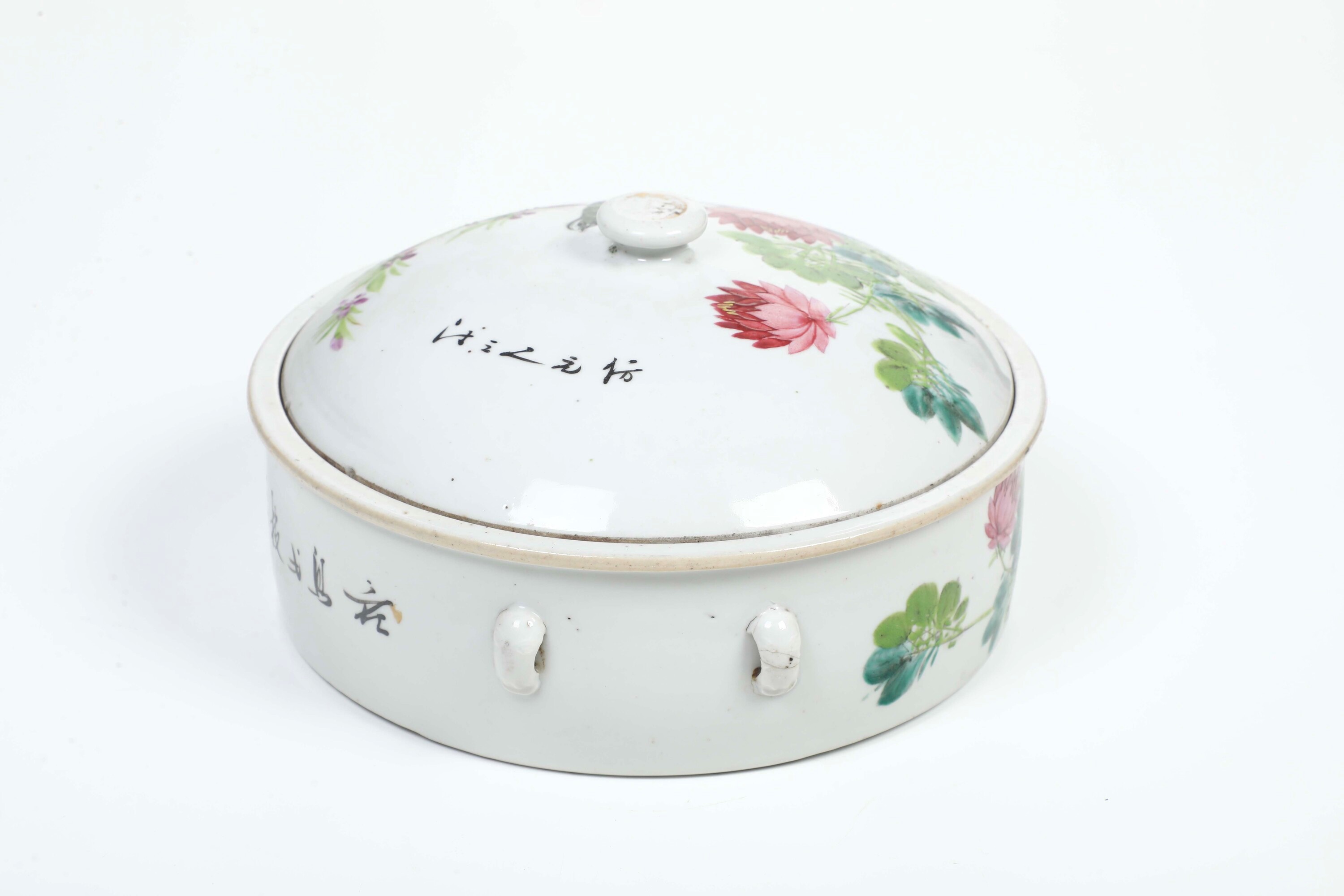 Scatola in Porcellana Famiglia Rosa con Decori Floreali Raffiguranti Peonie e Uccellino con Iscri...