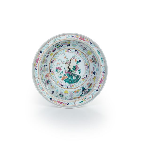 Ciotola in porcellana Famiglia Rosa raffigurante fenice con decori a motivi geometrici e vegetali, Cina, Dinastia Qing, XIX secolo