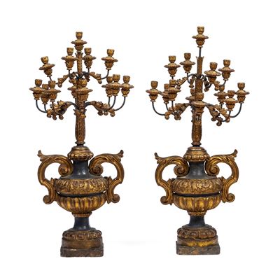 Coppia di candelabri, XVIII-XIX secolo, legno dorato e laccato