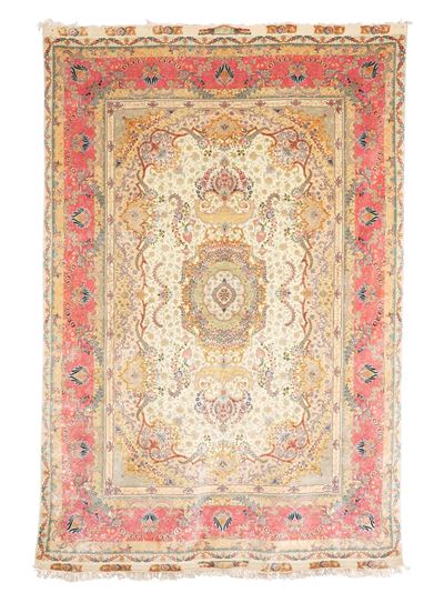 Tappeto Tabriz, Persia, XX secolo, tessuto in seta, dimensioni cm 243x357