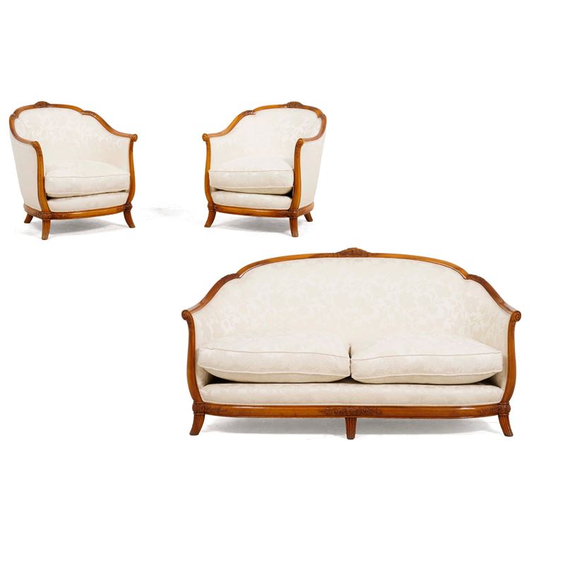 Divano e coppia di poltrone in legno intagliato  - Asta Antiquariato - Cambi Casa d'Aste