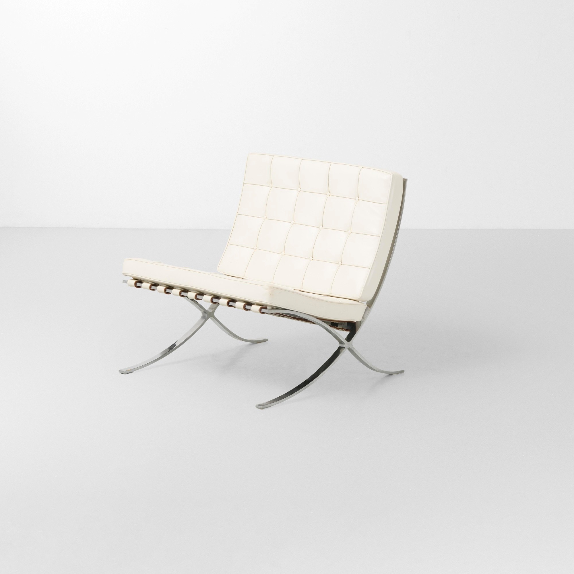 Ludwig Mies Van Der Rohe - Poltrona mod. MR90 “Barcelona”, struttura in acciaio con rivestimento ...