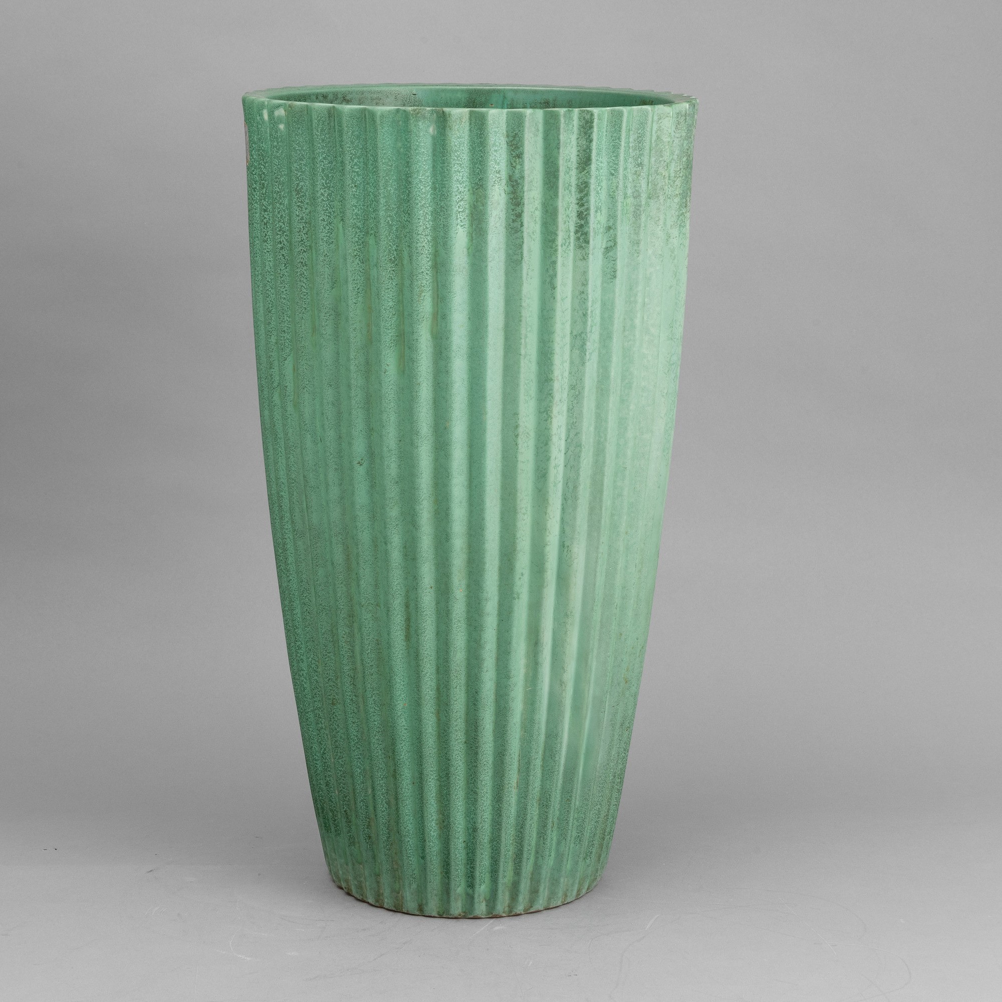 Ceramiche Pozzi, Vaso troncoconico portaombrelli in ceramica a smalto verde decorato, Gallarate, ...