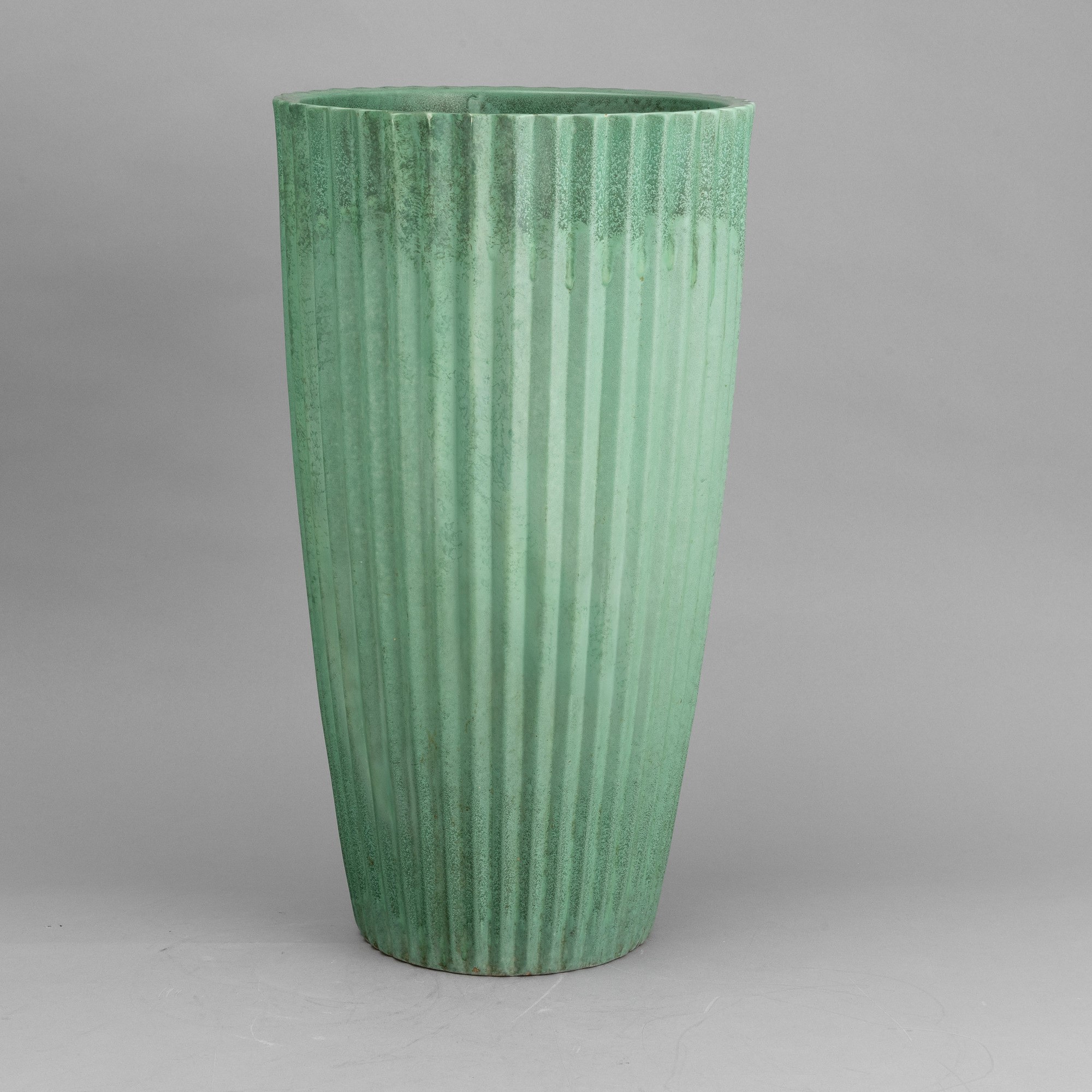 Ceramiche Pozzi, Vaso troncoconico portaombrelli in ceramica a smalto verde decorato, Gallarate, ...