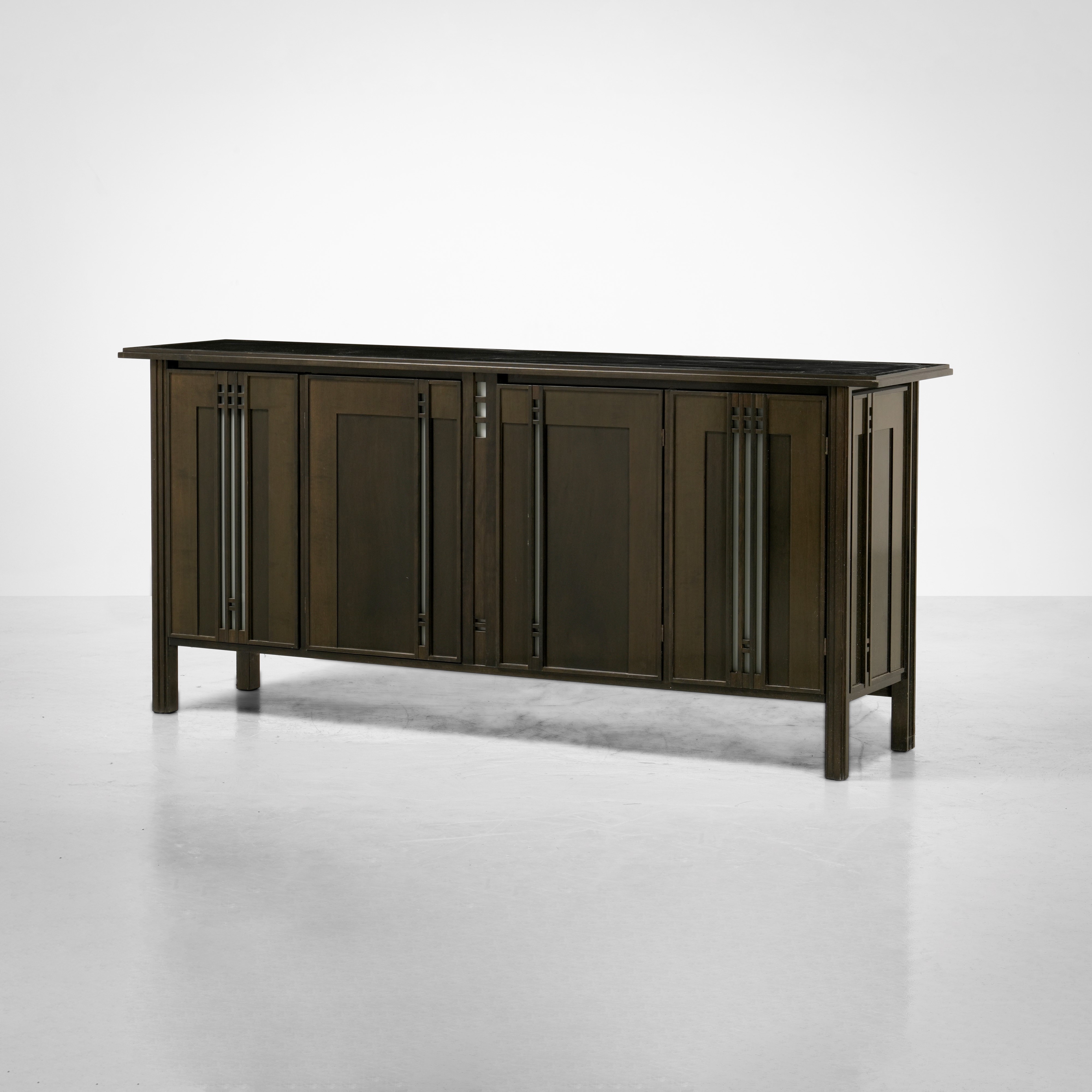Umberto Asnago e Abrogio Pozzi - Credenza in legno laccato