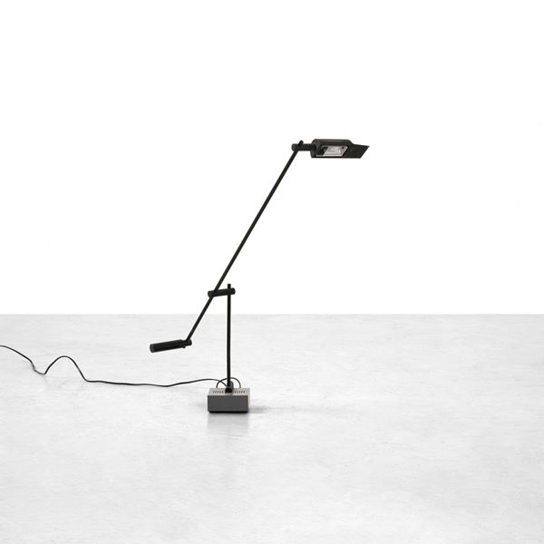 Lampada da tavolo orientabile mod. Logo