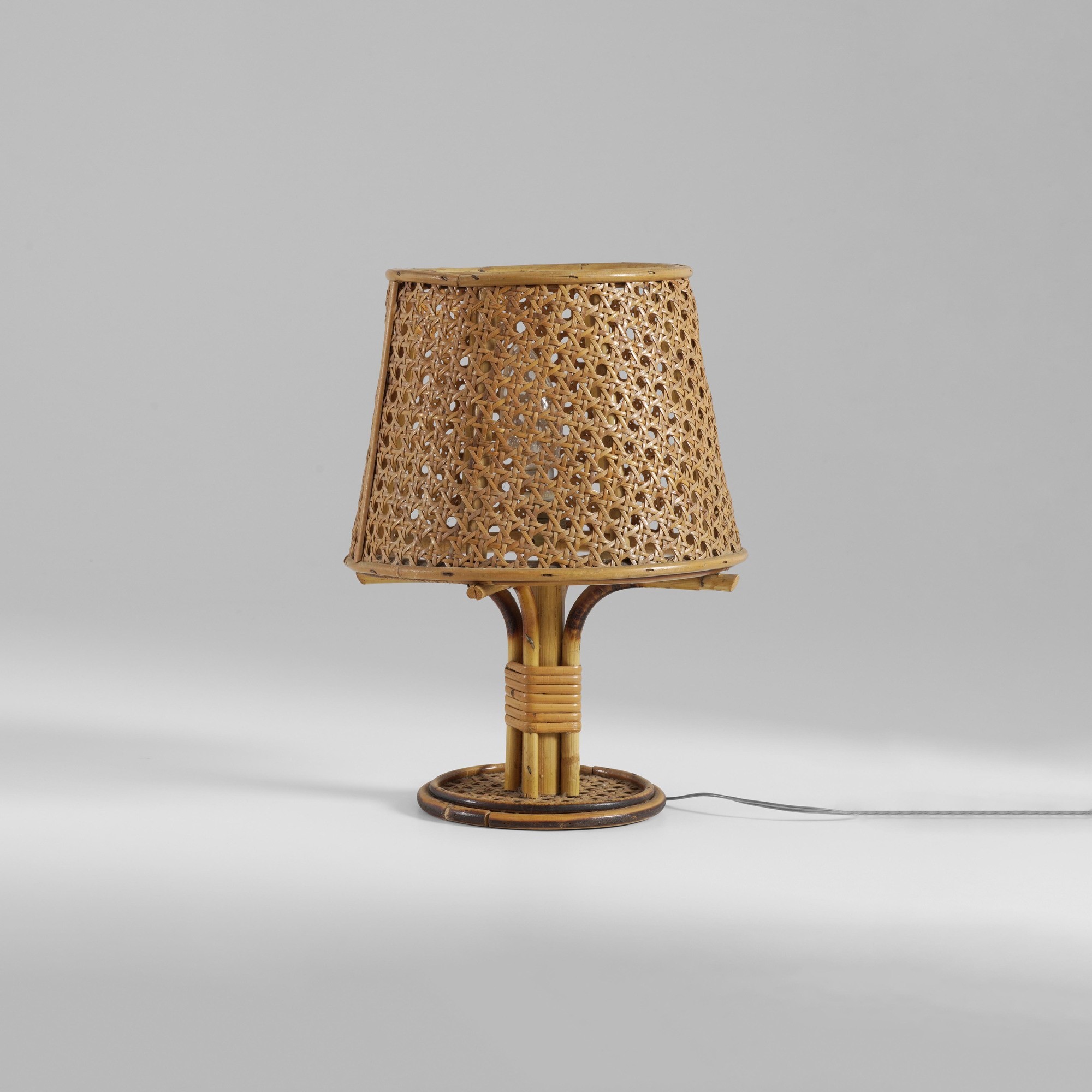 Lampada da tavolo, Struttura in vimini e paglia di Vienna, Italia, circa 1970