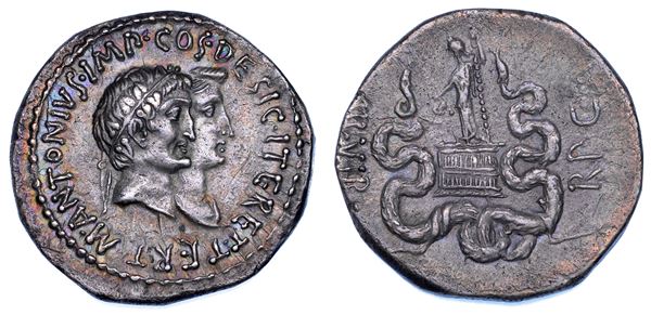MARCO ANTONIO E OTTAVIA (seconda moglie di Marco Antonio). Tetradracma cistoforico, anno 39 a.C. Efeso?