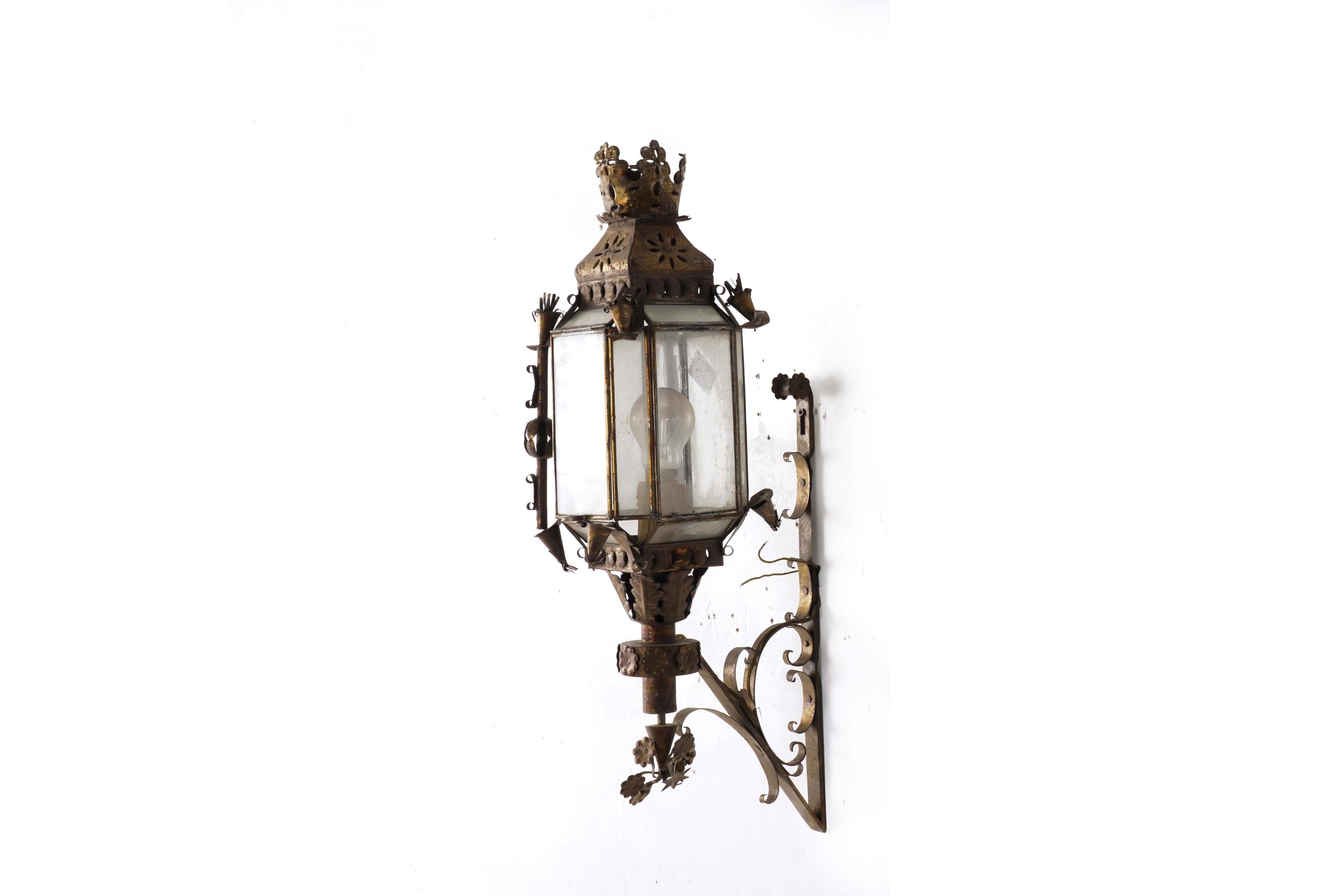 Insieme di Appliques e Lampadario in Ferro