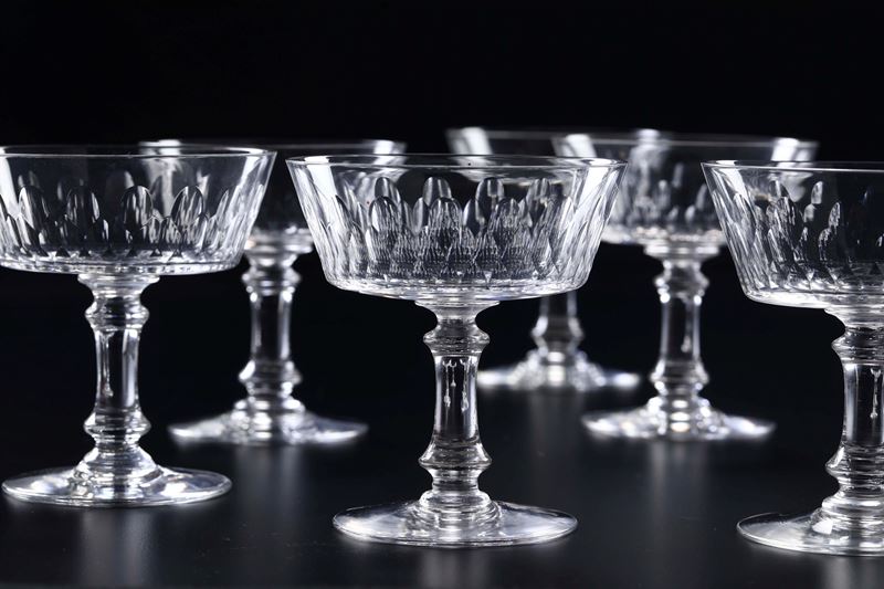 Trentacinque coppe da champagne “Champigny” Francia, Manifattura Baccarat, inizio del XX secolo   - Asta L'Art de la Table - Cambi Casa d'Aste