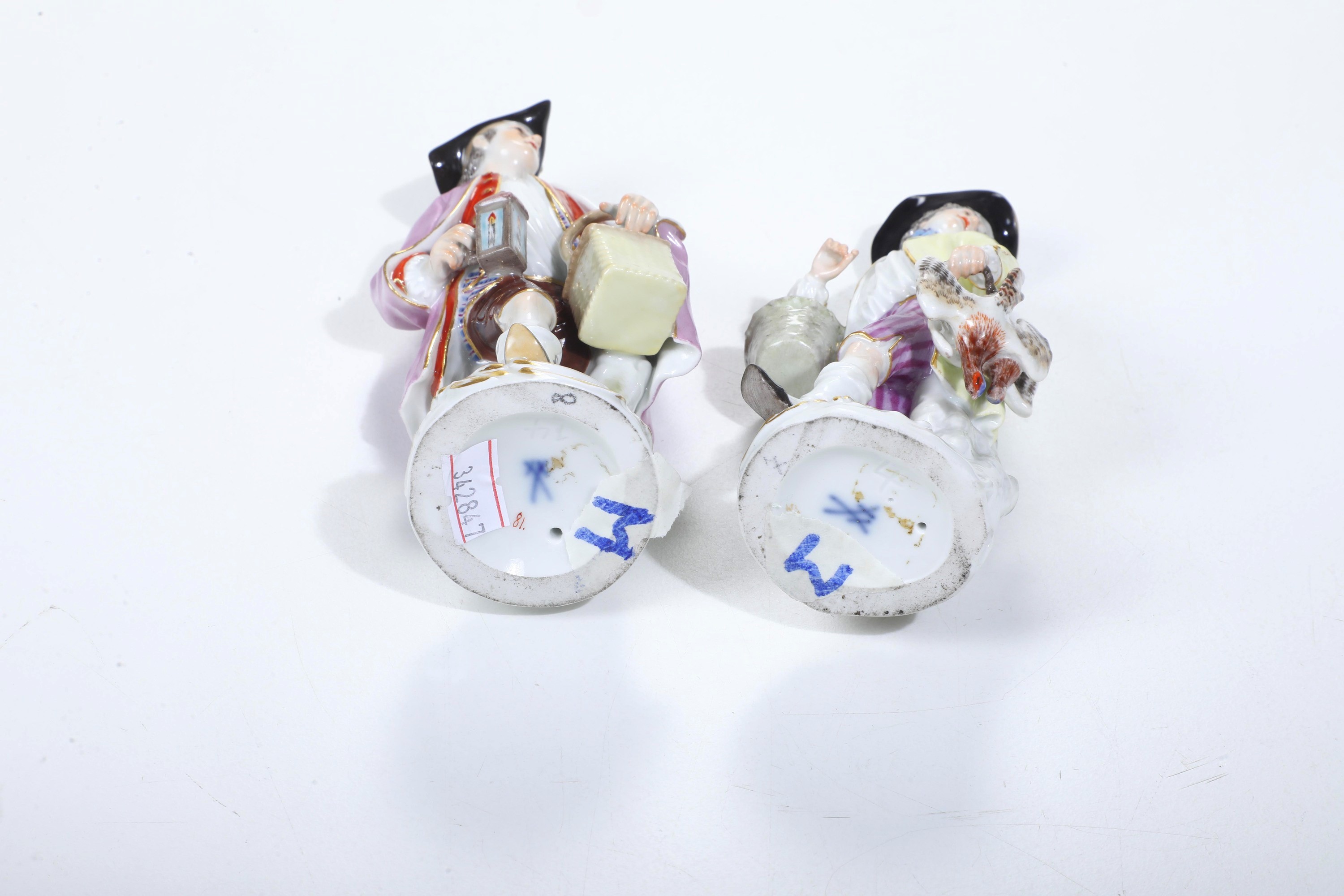 Meissen, Due figurine “Cris de Paris” (venditori ambulanti), porcellana